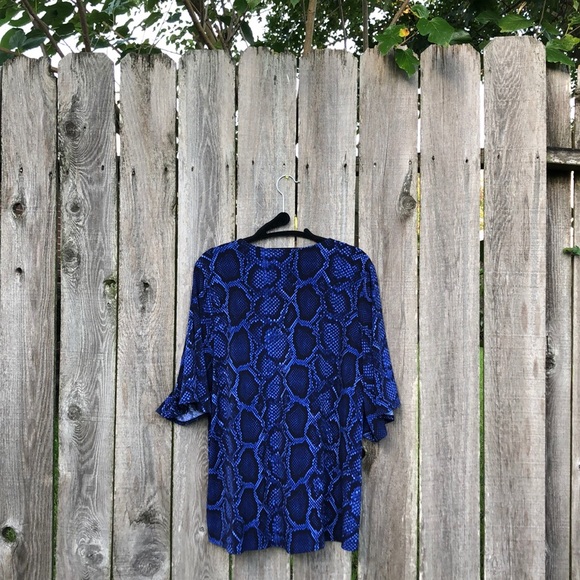 (NWT) Michael Kors Blouse - Picture 3 of 3